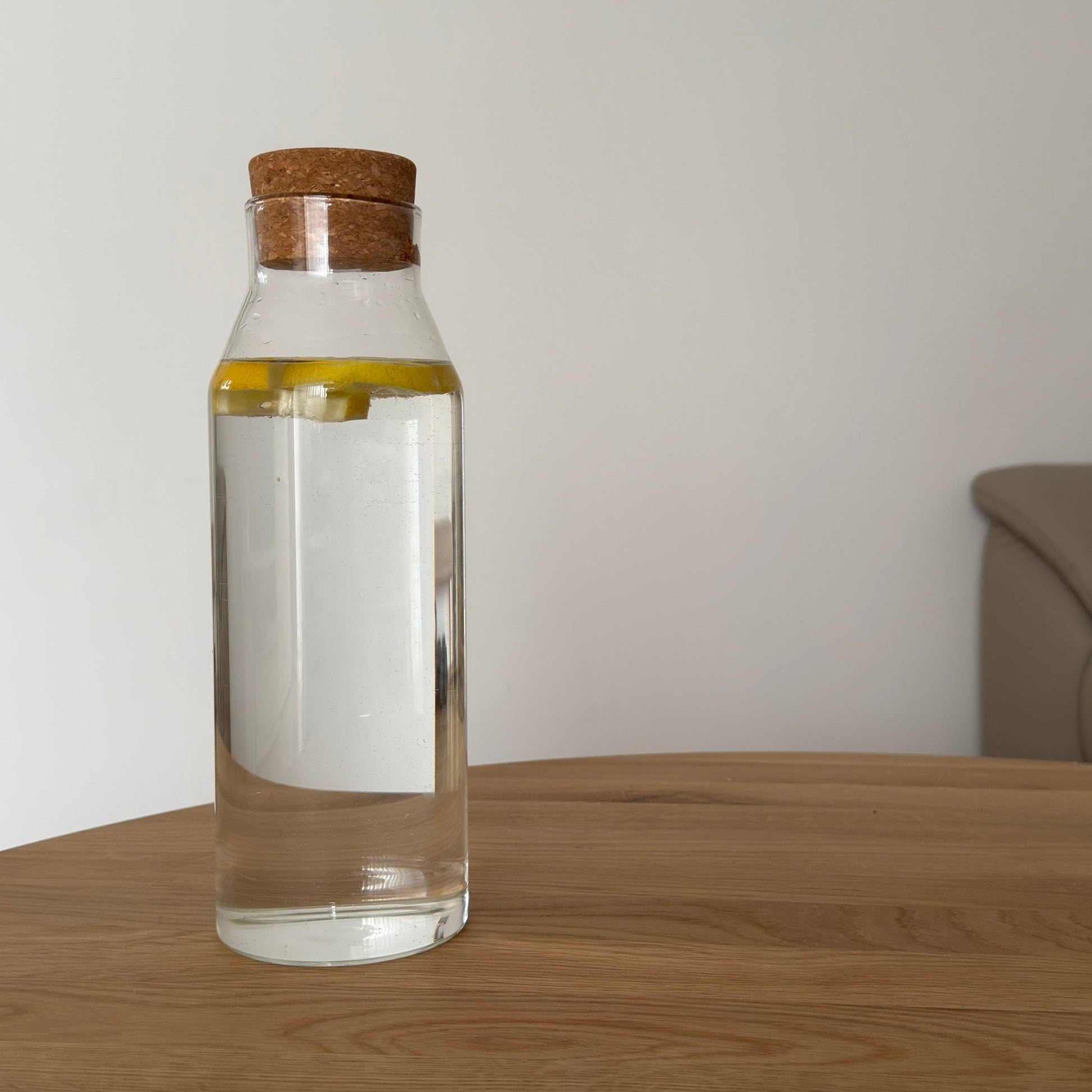 Glaskaraffe mit Korkdeckel - MUSE Home & Living